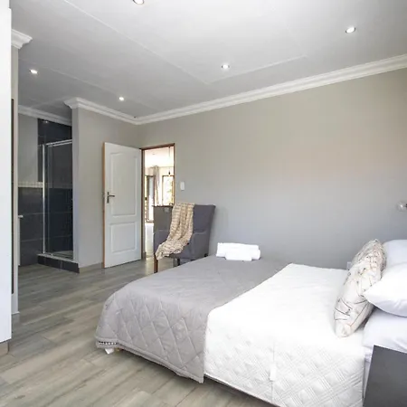 Apartment At Magalies Edge Hartbeespoort Exterior photo